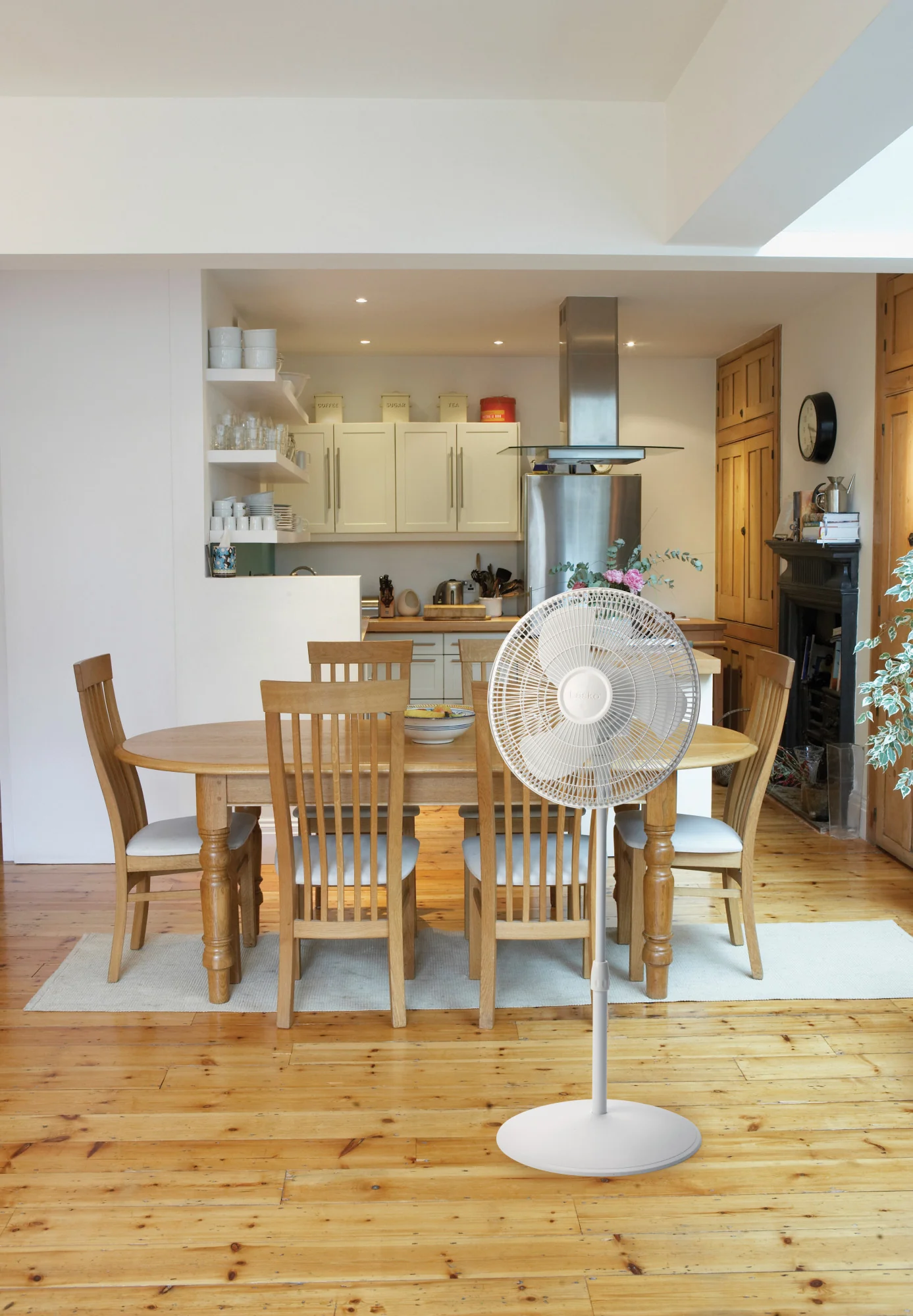 16-inch Oscillating Stand Fan - Image 6